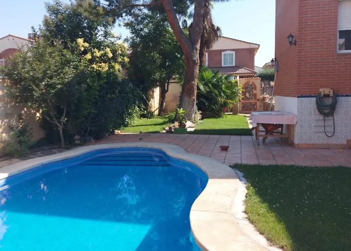 Habitacion,Piscina Y Jardin