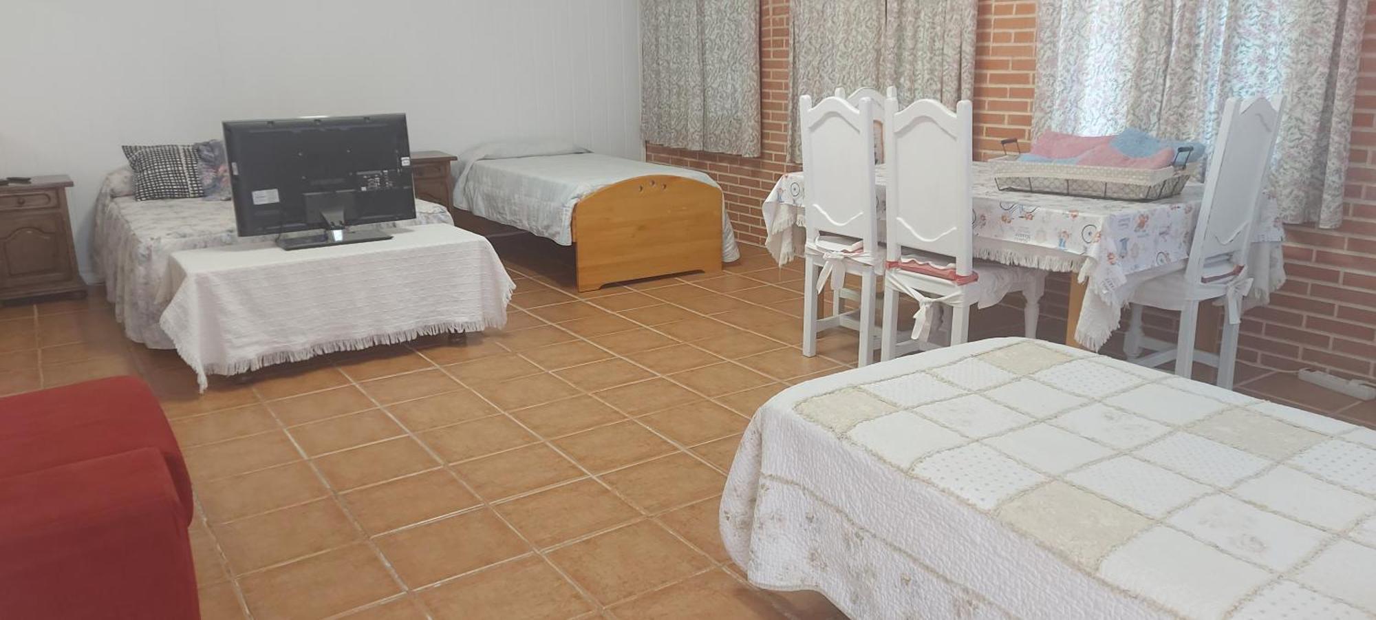 Habitacion,piscina Y Jardin